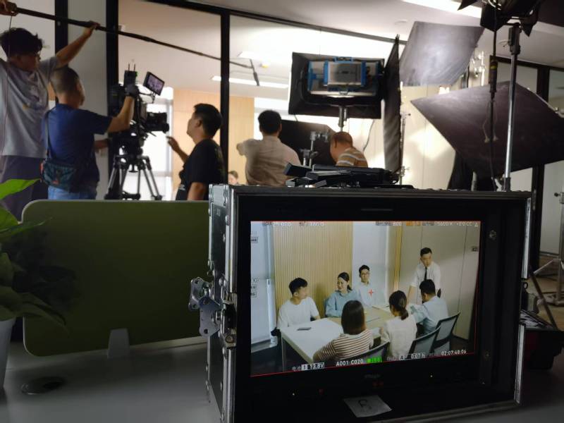 沈北新区TVC拍摄公司：科技产品视觉化大师，诠释未来感与功能美学